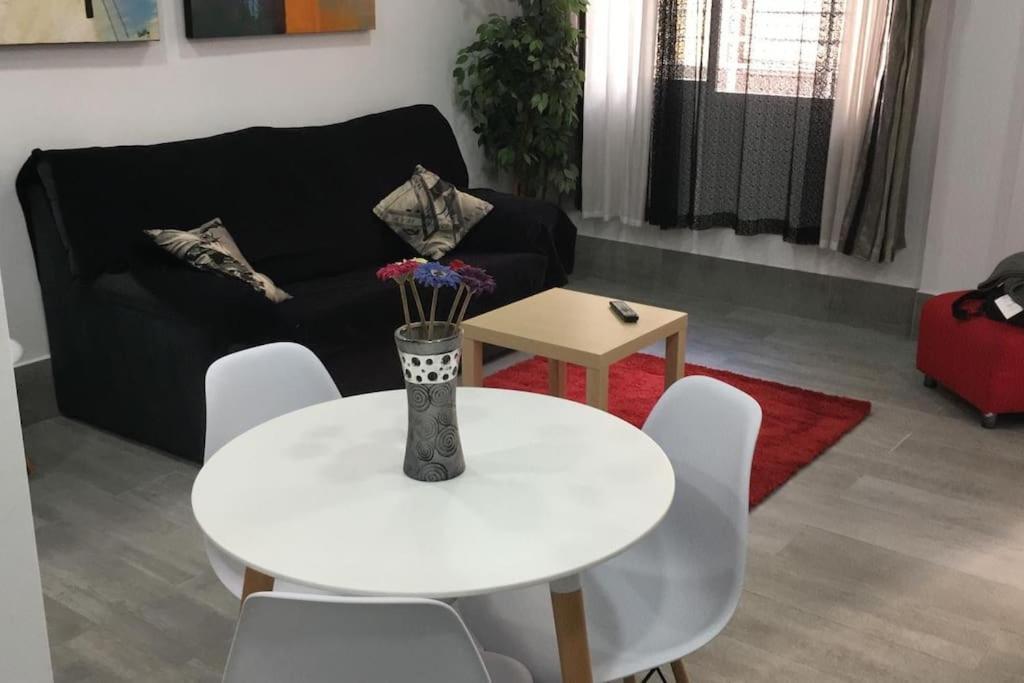 Apartamento A, A 3 Minutos De La Estacion Central De Bus Y Tren Màlaga Exteriér fotografie
