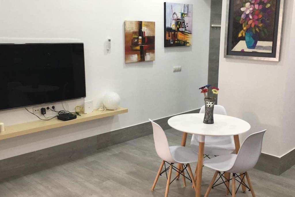 Apartamento A, A 3 Minutos De La Estacion Central De Bus Y Tren Màlaga Exteriér fotografie